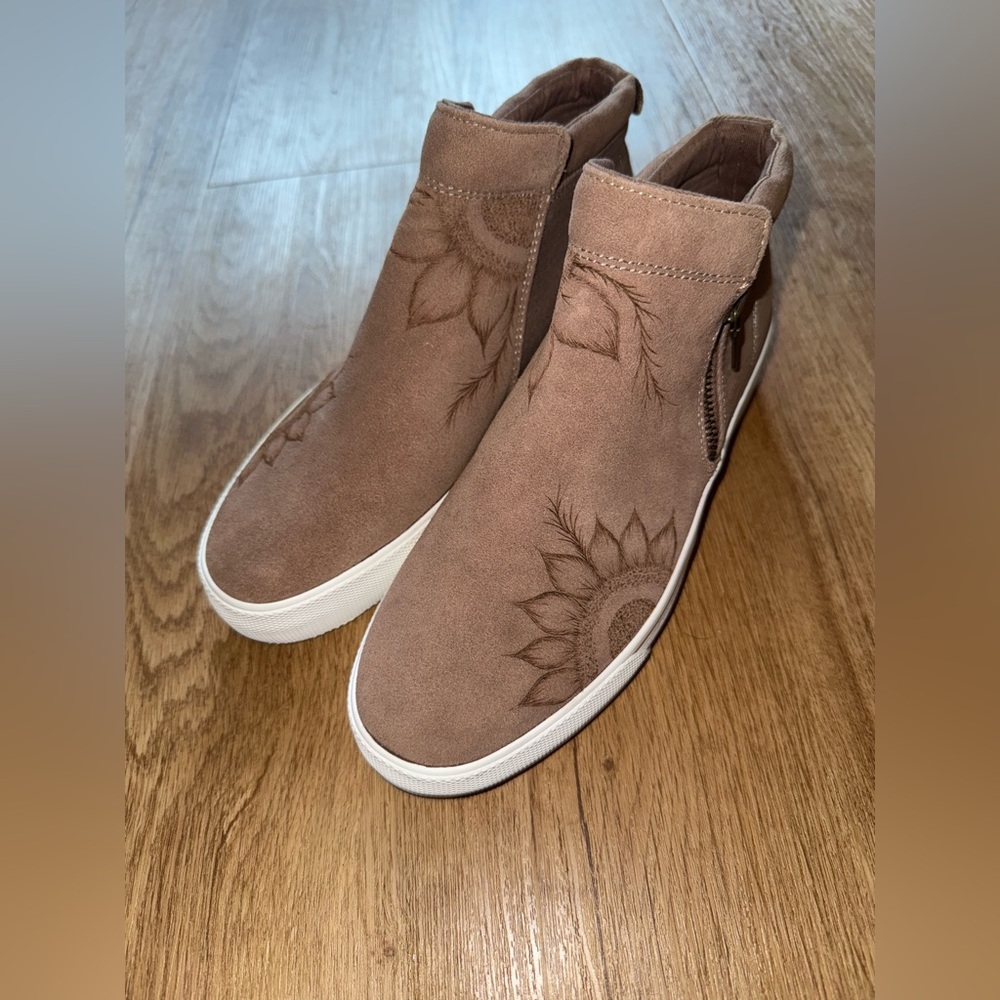 Keds Women's Brown Custom Hand Burned Casual Sneakers